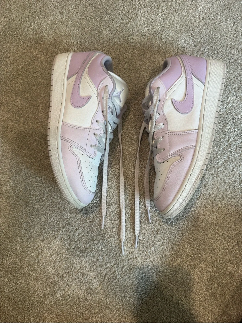 Nike Kids Lavender and White Low-Top Sneakers